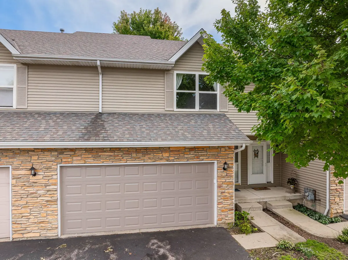 1134 Rose DR, Sycamore, IL 60178