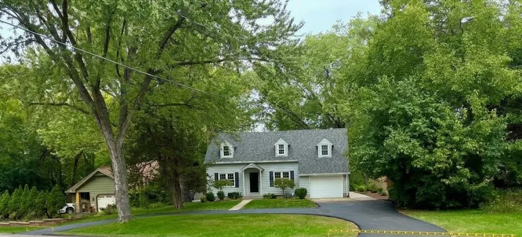 6448 Glenwood AVE, Golden Valley, MN 55427