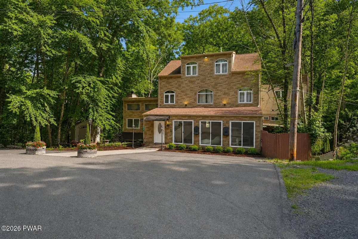 3130 Delaware CIR, Bushkill, PA 18324