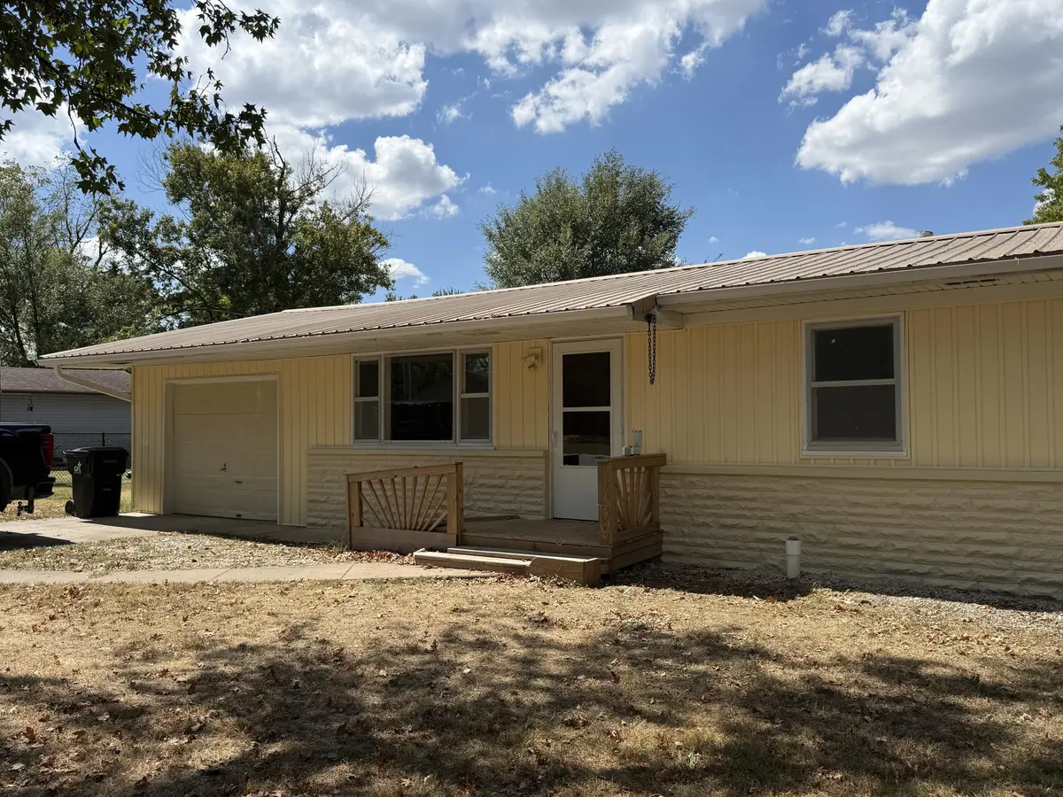 307 S Western ST, Marionville, MO 65705