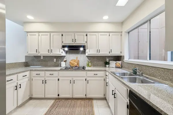 7903 TEALWOOD TRL, Austin, TX 78731