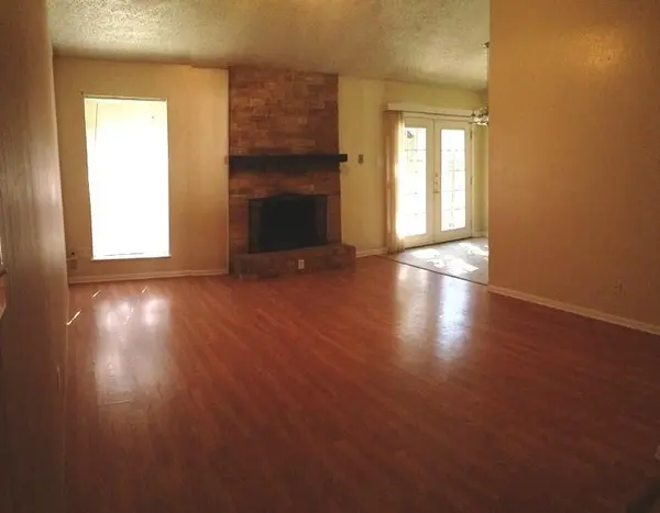 1305 Glenda DR #A, Round Rock, TX 78681