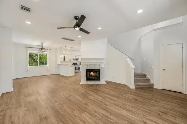 537 Roseberry ST, Buda, TX 78610