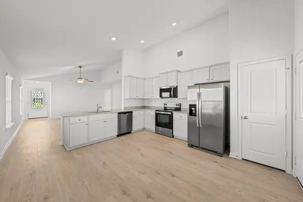 115 Wirepass CRST, Jarrell, TX 76537