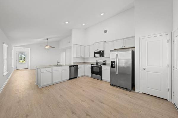 115 Wirepass CRST, Jarrell, TX 76537