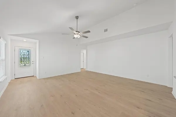 115 Wirepass CRST, Jarrell, TX 76537