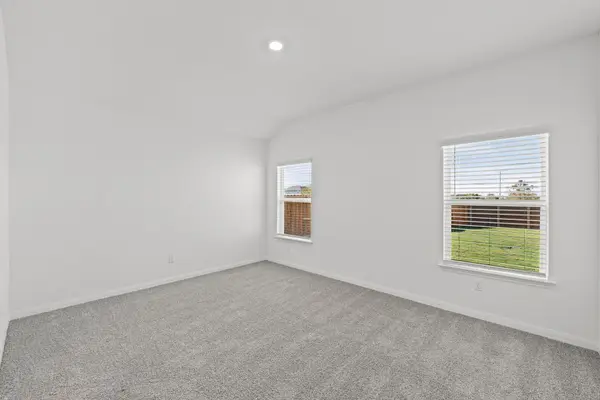 309 W Luna Blue LN, Jarrell, TX 76537