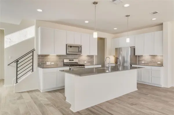 9100 Garnet DR, Austin, TX 78729