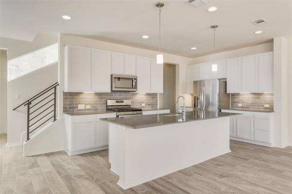 9100 Garnet DR, Austin, TX 78729