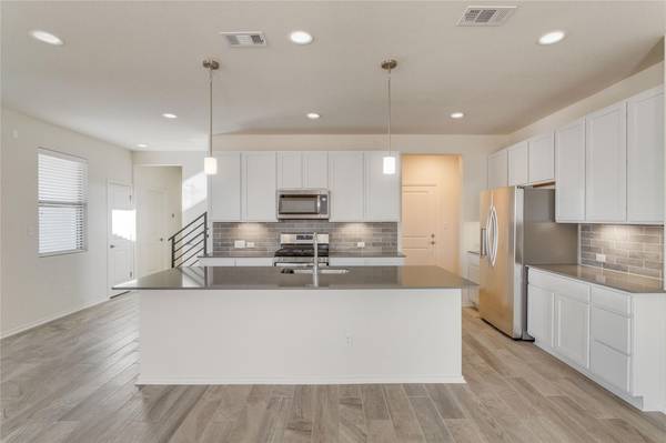 9100 Garnet DR, Austin, TX 78729