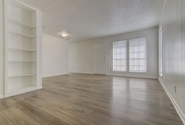 404 W Dittmar RD #B, Austin, TX 78745