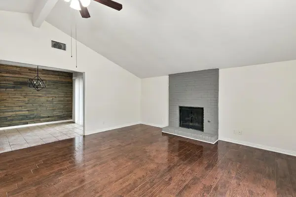 6806 Lunar DR, Austin, TX 78745