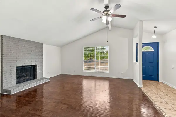 6806 Lunar DR, Austin, TX 78745