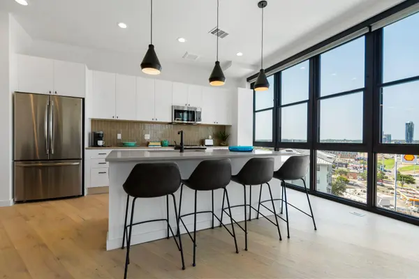 800 Embassy DR #525, Austin, TX 78702