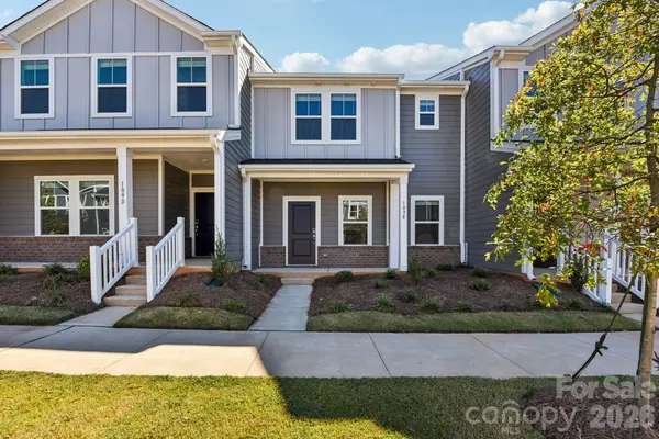 109 Ciara PL #E, Mooresville, NC 28117