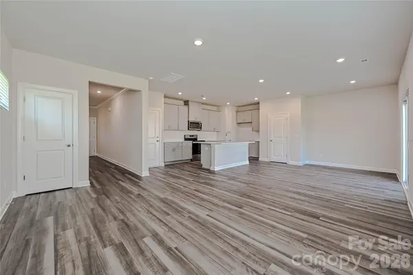 1433 Wildflower ST, Newton, NC 28658