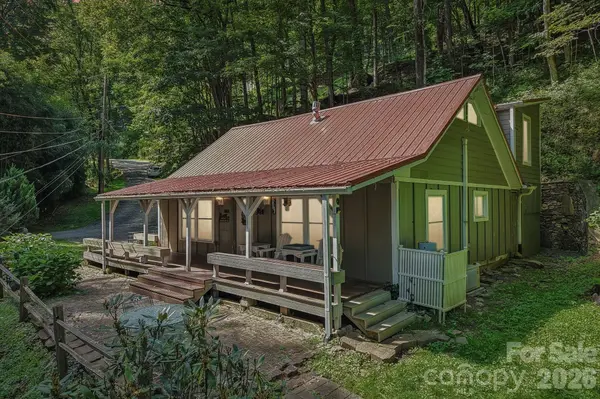 16 Wits End WAY, Waynesville, NC 28785