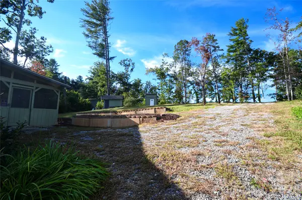 6 Mountain Oaks DR, Fletcher, NC 28732