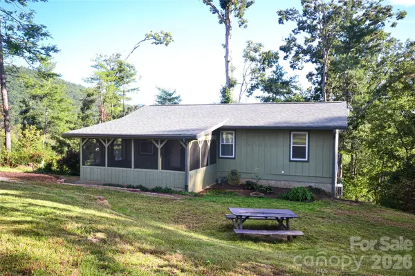 6 Mountain Oaks DR, Fletcher, NC 28732