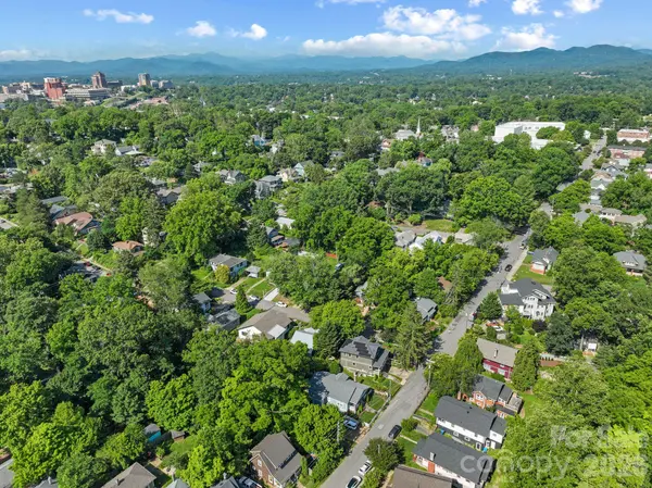 10 Cornelia ST, Asheville, NC 28801