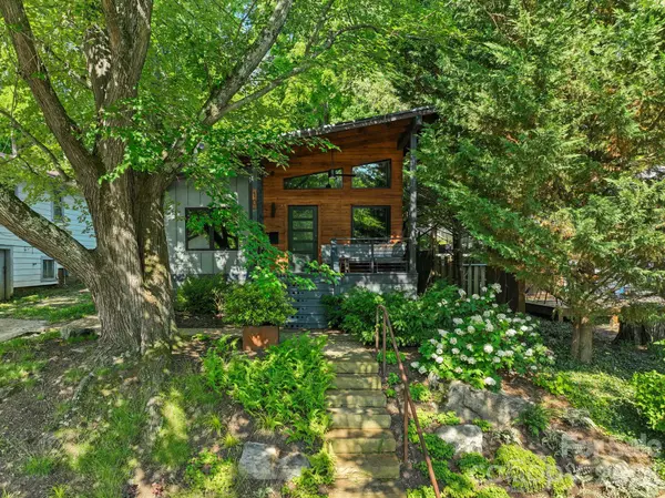 10 Cornelia ST, Asheville, NC 28801