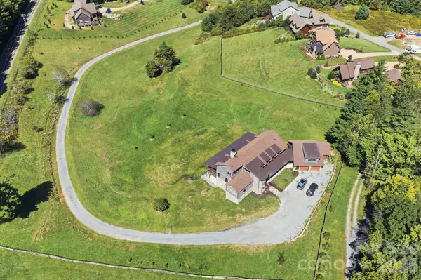 119 Summer Day DR, Blowing Rock, NC 28605