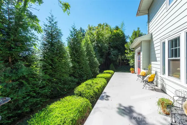 710 Merrimon AVE, Asheville, NC 28804