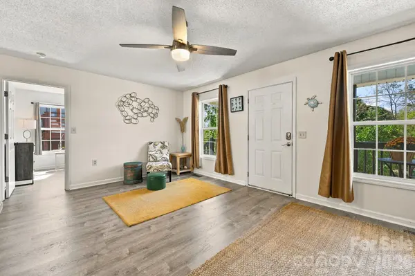 10 Foggy Hollow TRL, Asheville, NC 28806