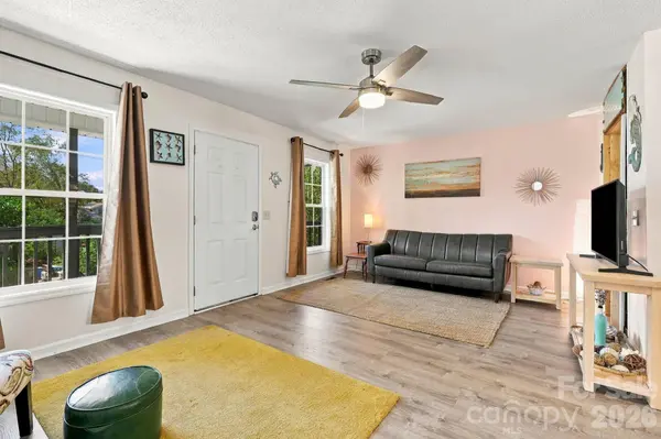 10 Foggy Hollow TRL, Asheville, NC 28806
