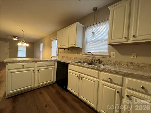 2013 Grandhaven DR #A, Mount Holly, NC 28120