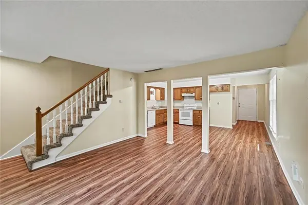 6904/6906 N Orchard ST, Pleasant Valley, MO 64068