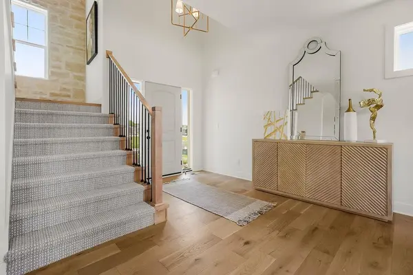 23876 W 125th TER, Olathe, KS 66061