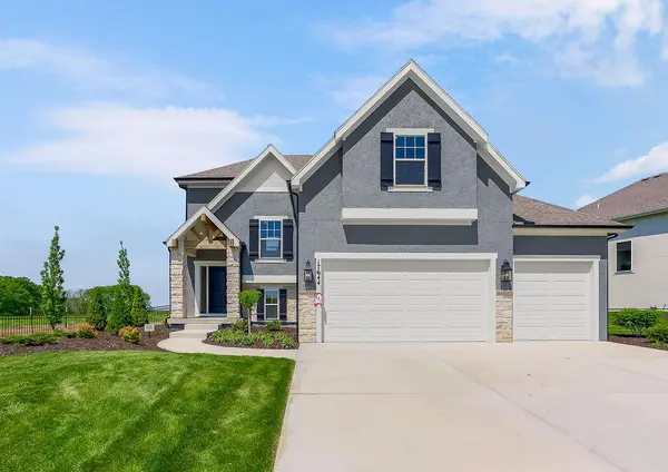 23876 W 125th TER, Olathe, KS 66061