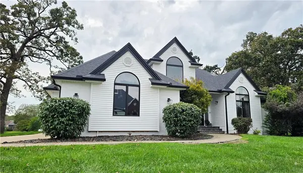 1226 Pembrooke DR, Warrensburg, MO 64093