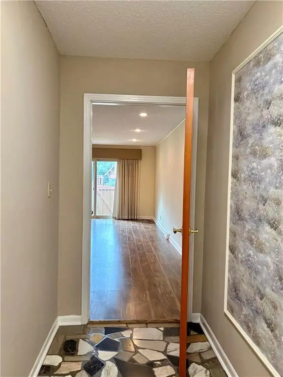 5301 W 103 PL, Overland Park, KS 66207