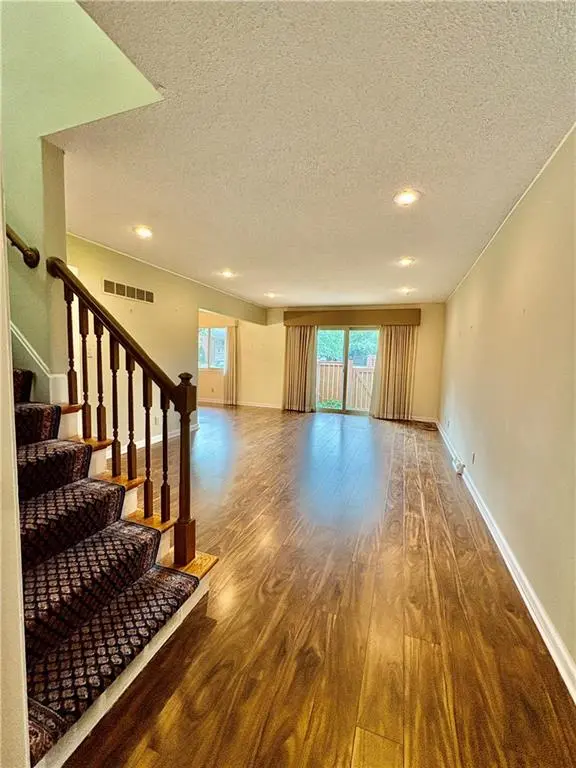 5301 W 103 PL, Overland Park, KS 66207