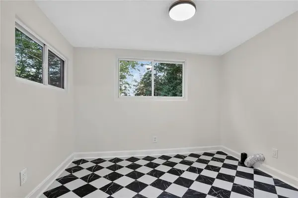 1875 E 76th TER, Kansas City, MO 64132