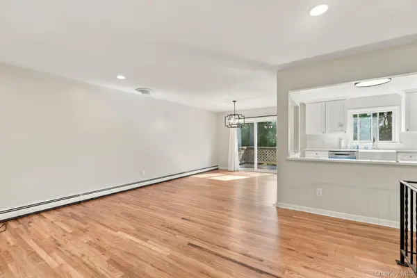 52 Kensington DR, Hopewell Junction, NY 12533