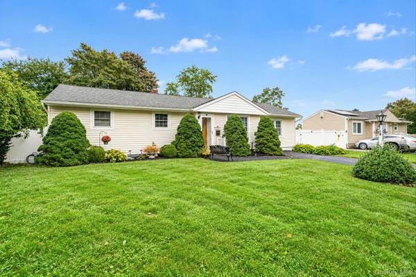 2909 Connecticut AVE, Medford, NY 11763