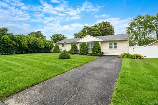 2909 Connecticut AVE, Medford, NY 11763