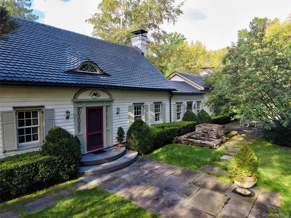 47 White Bridge Rd, Chatham, NY 12136