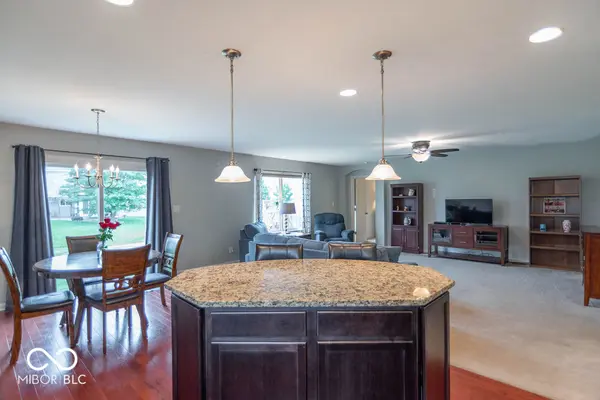 2448 Sandi DR, Avon, IN 46123