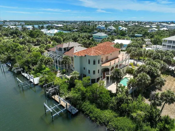 63 PALM DR, Placida, FL 33946