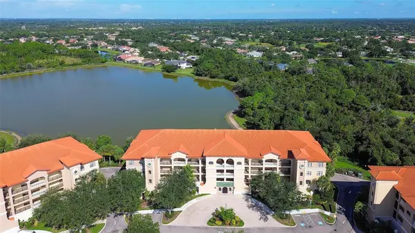7612 LAKE VISTA CT #203, Lakewood Ranch, FL 34202