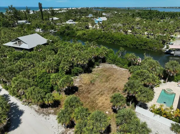 61 PALM DR, Placida, FL 33946