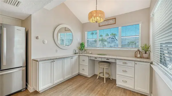 1350 SIESTA BAYSIDE DR #1350B, Sarasota, FL 34242