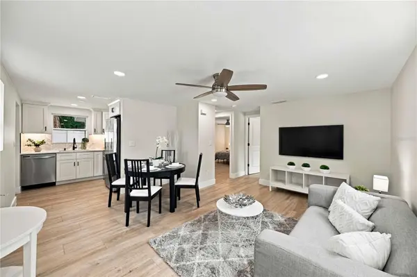 1802 ROBINHOOD ST, Sarasota, FL 34231