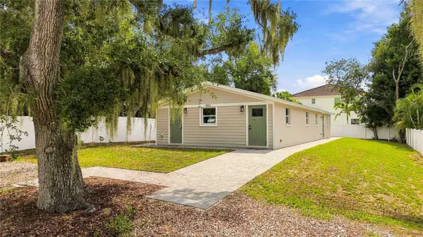 1802 ROBINHOOD ST, Sarasota, FL 34231