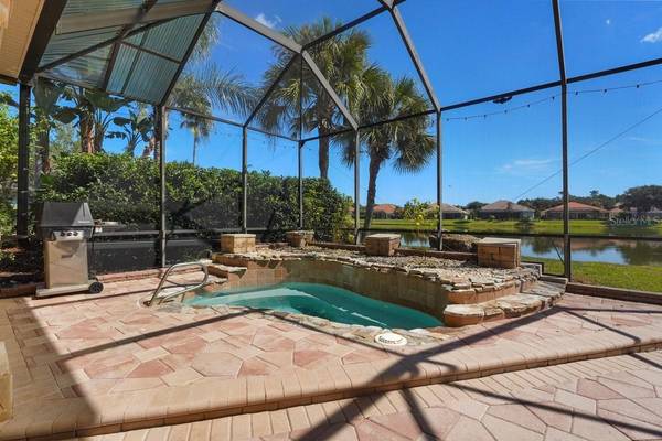 56 OAK VIEW CIR W, Palm Coast, FL 32137