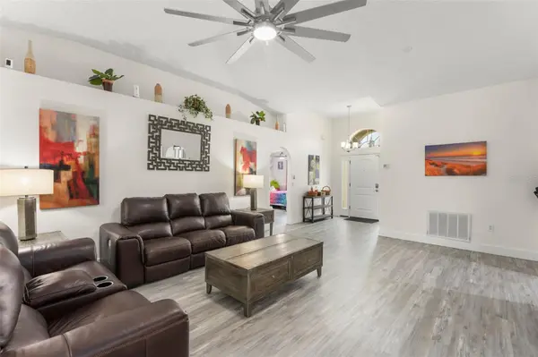 1827 CORNER MEADOW CIR, Orlando, FL 32820